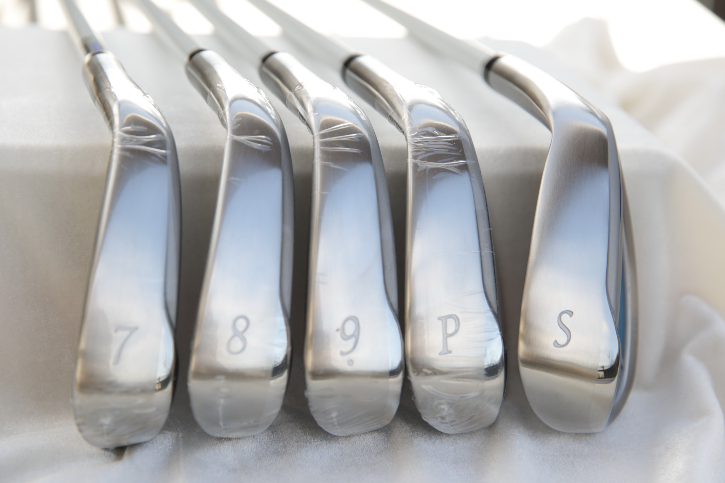 XXIO 全新款- XXIO14 女用鐵桿